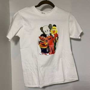 KAWS X SESAME STREET T-SHIRT
